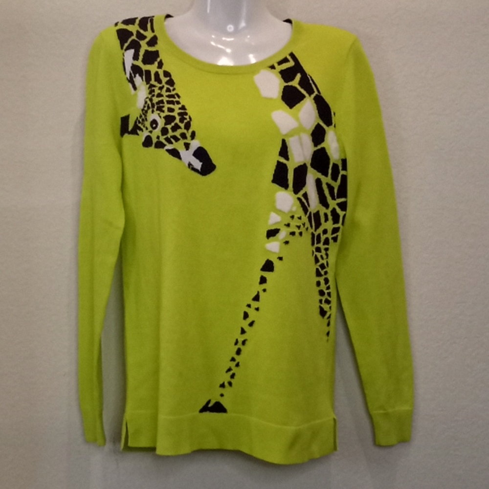 Crown & Ivy ๐ฆ Giraffe Print Sweater - Picture 6 of 12
